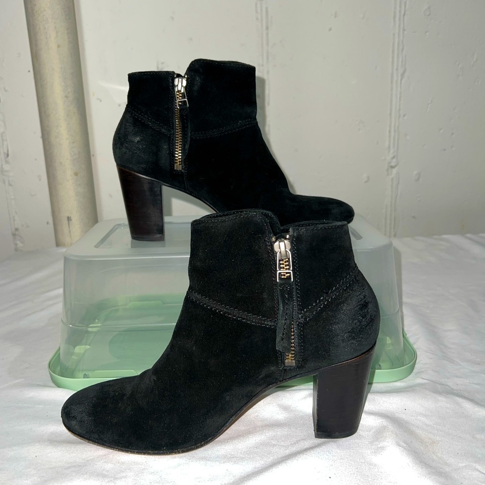 Johnston & Murphy Women’s Black Suede Ankle Boots 3 Inch Block Heel size 6